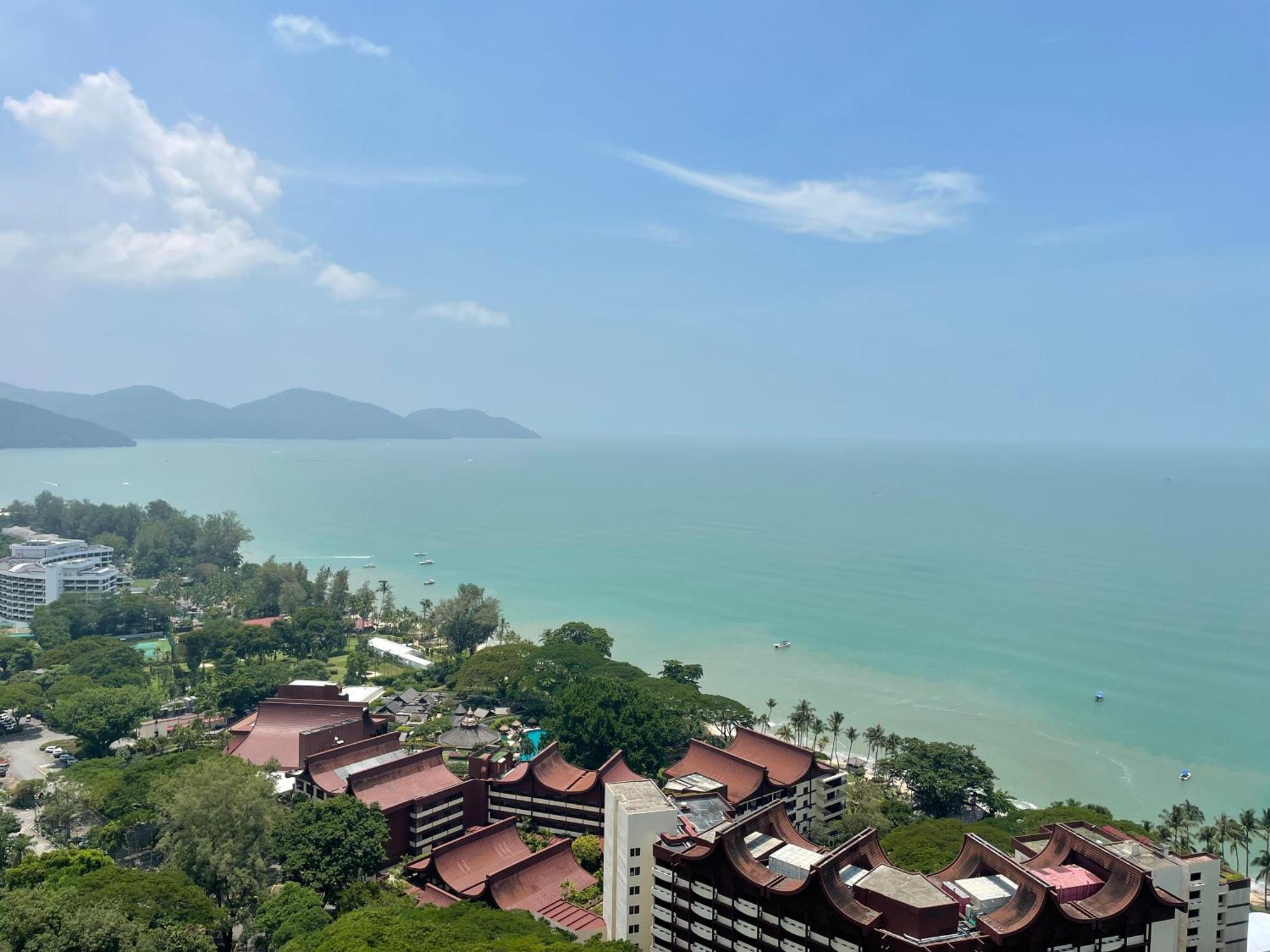 바투 페링기 The Ferringhi Sea View At Sri Sayang 아파트 외부 사진